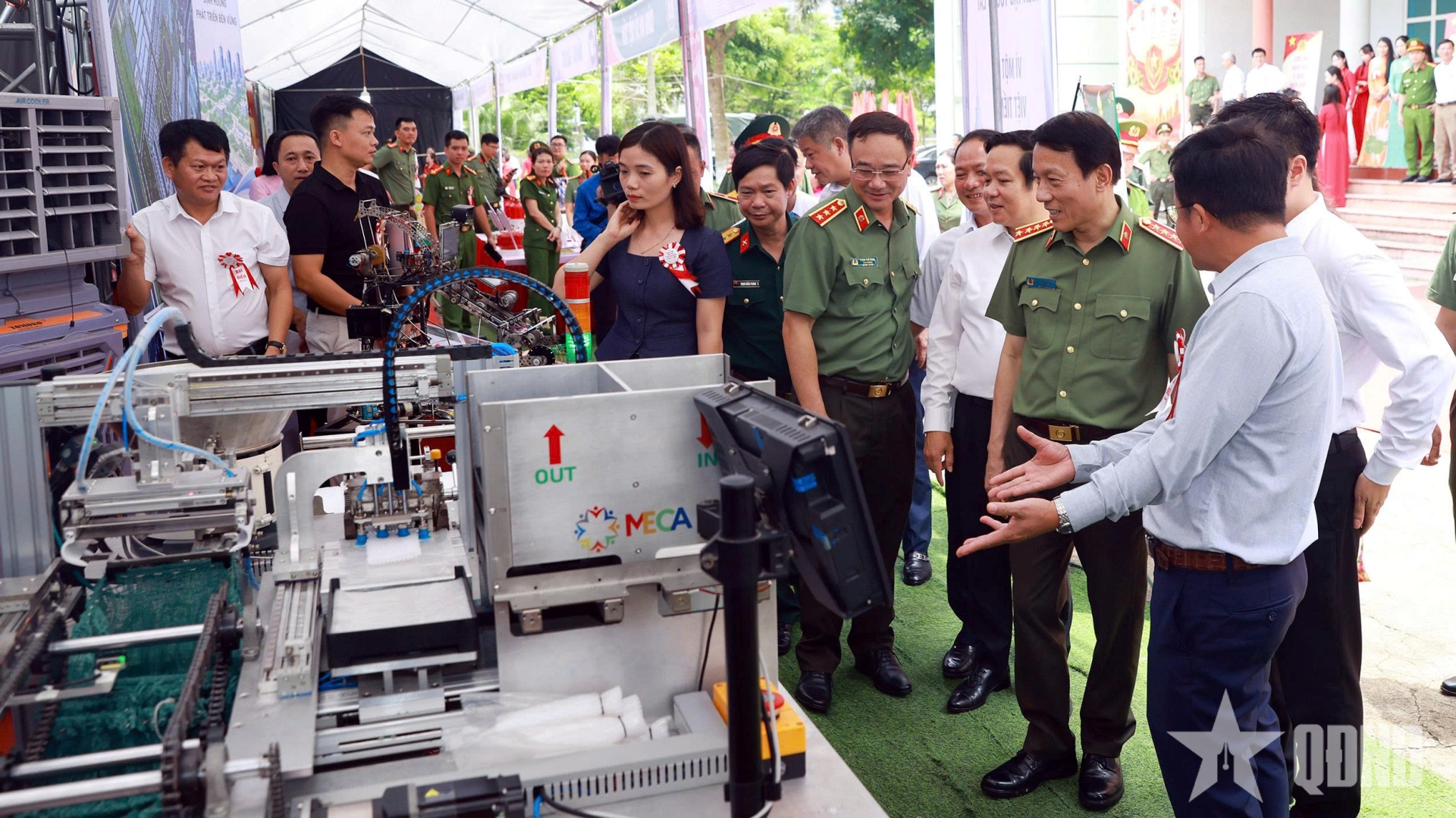 Ngày hội toàn dân bảo vệ an ninh Tổ quốc tại xã Việt Tiến, tỉnh Hưng Yên